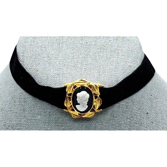 Vintage Jewelry - Vintage Cameo Choker Black Velvet Band Gold Tone Victorian Gothic Costume Jewelr